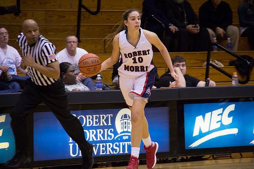 Rebeca Navarro posted a career-high 20 points Monday evening against Sacred Heart 