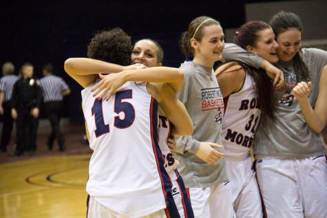 Spanou, Robert Morris earn trip to NEC title