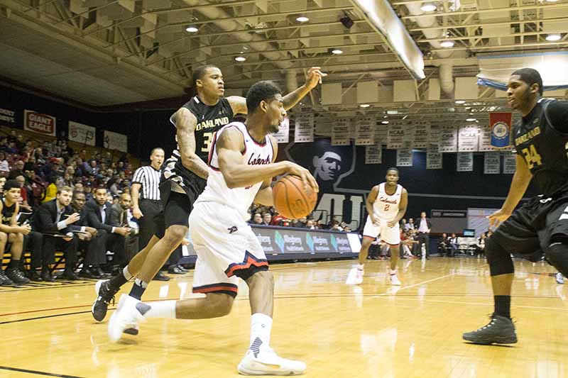 Rodney Pryors late game bucket helped his team defeat the Knights and improve in the NEC standings