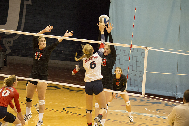 Volleyball%3A+RMU+vs+SFU