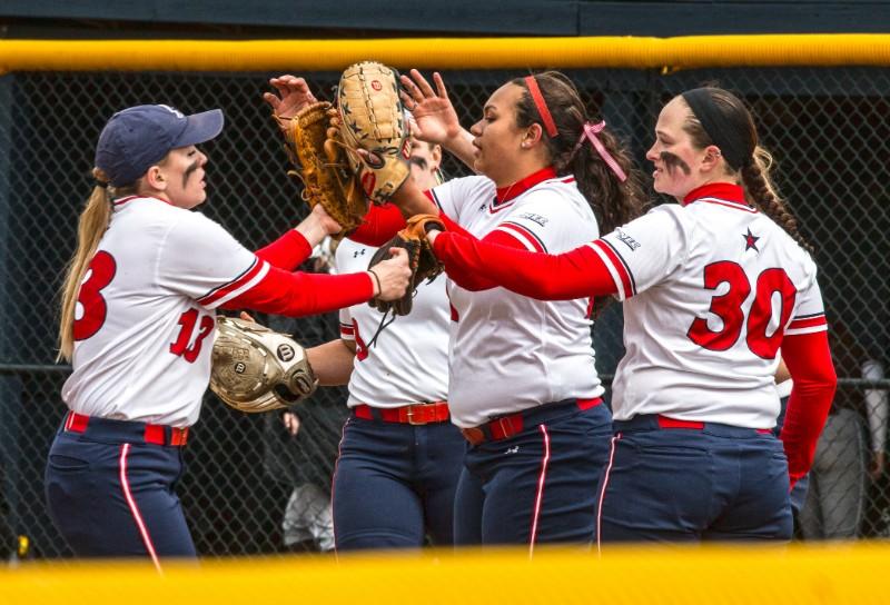 Softball+splits+series+with+Mount+St.+Marys