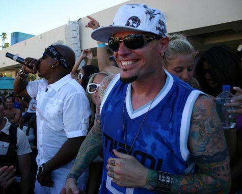 Rapper Vanilla Ice among passengers quarantined on flight from Dubai