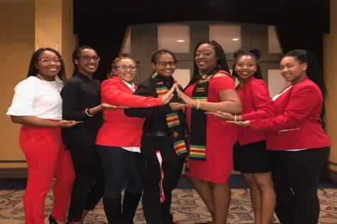 Aliyah Johnson, Nyla Williams, Deloris Jackson, DeSeana Butler, Monet Wade, Janelle Darby and Maliya Morris (left to right) attend a senior celebration event hosted by Multicultural Student Services. Photo credit: Maliya Morris