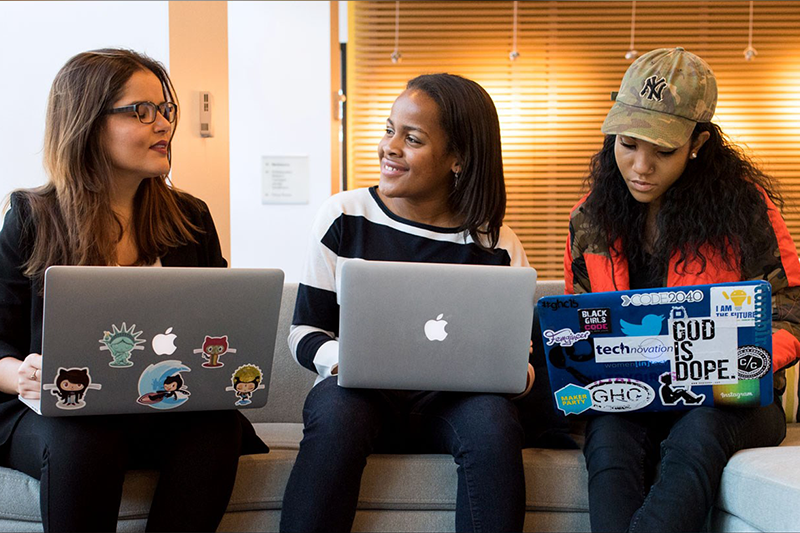 Women working on their computers, Photo Date: March 24, 2016. Photo Credit: (MGN Online)