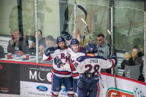 Preview: Men’s hockey travels to Holy Cross