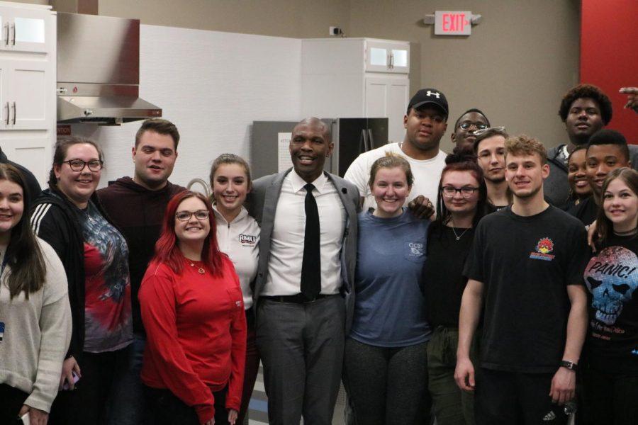 Robert Morris University President Dr. Christopher Howard hosts Pizza with the President in order to connect more with student body. Photo Credit: (RMU Sentry Media/Megan Shandel)