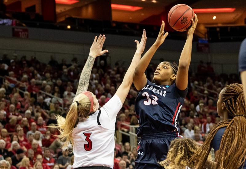 Women’s basketball rides huge 1st half to win over Xavier