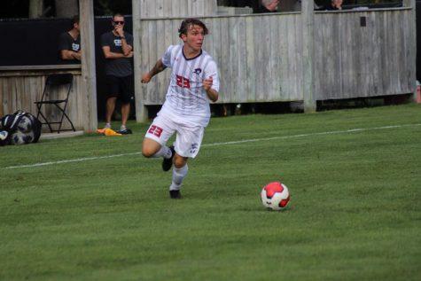 Men’s soccer drops key matchup versus LIU