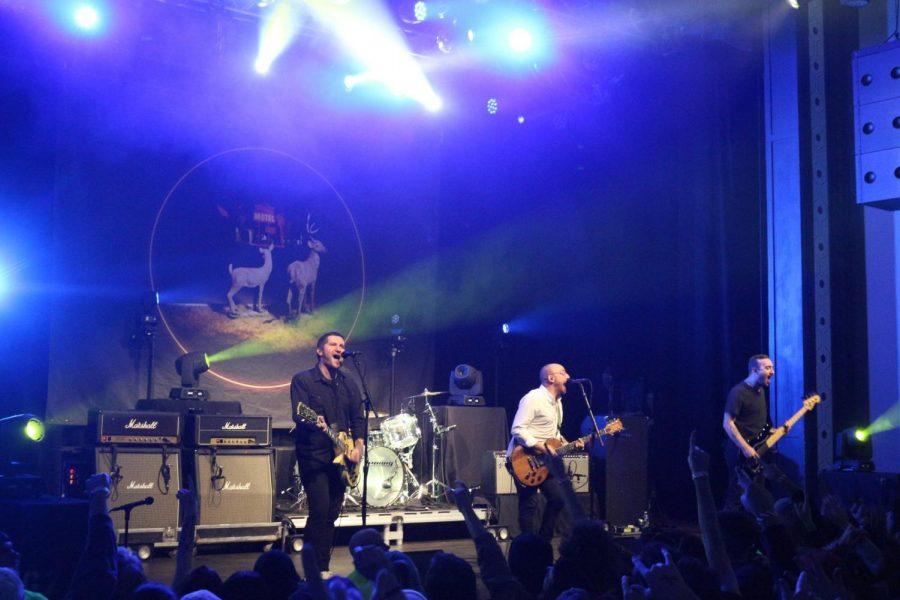 The+Menzingers+hit+the+Roxian+Theater