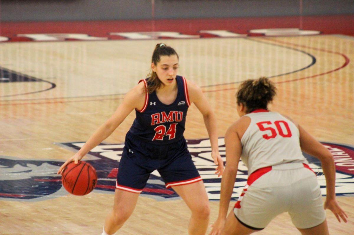 Sol Castro dominated as the womens basketball team picked up their first Horizon League victory on Friday. Photo Credit: Ethan Morrison