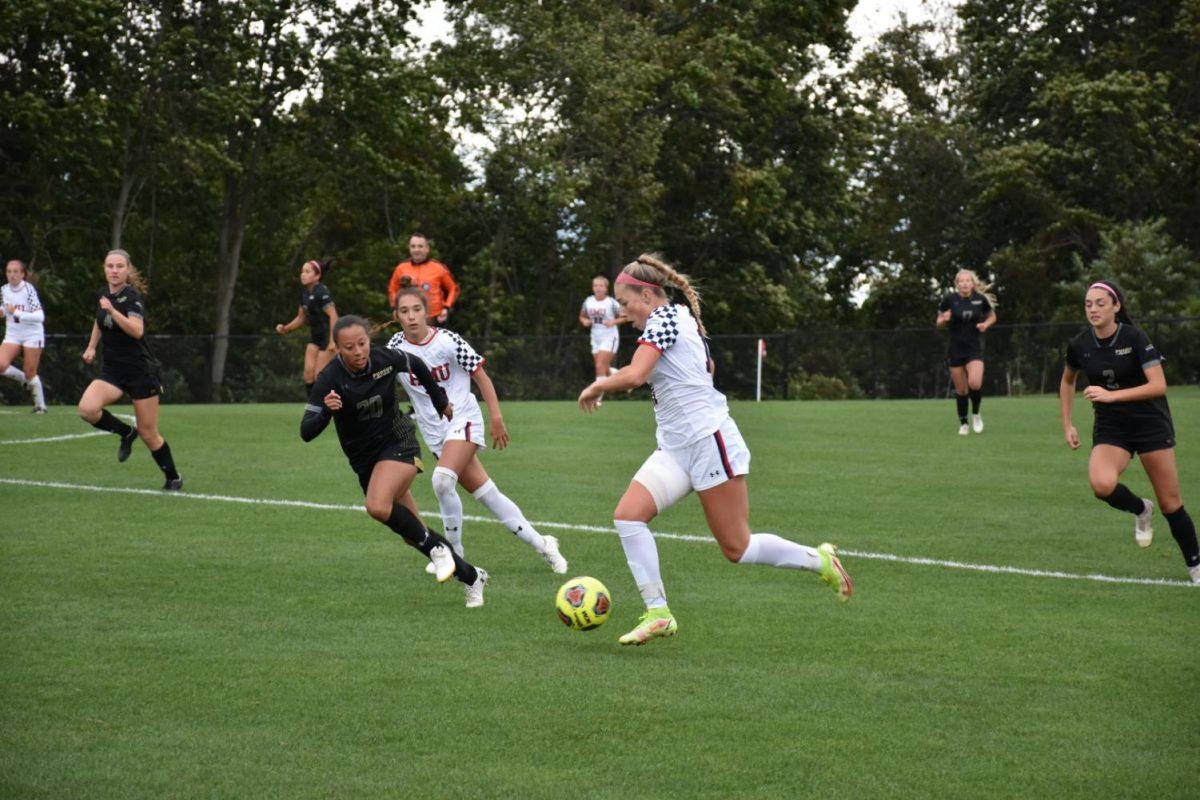 Sheridan Reid attacks against Purdue Fort Wayne.