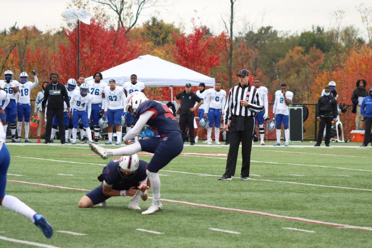 Nick Bisceglia nails a 38-yard field goal to give Robert Morris the 38-35 win over Hampton Photo credit: Ethan Morrison