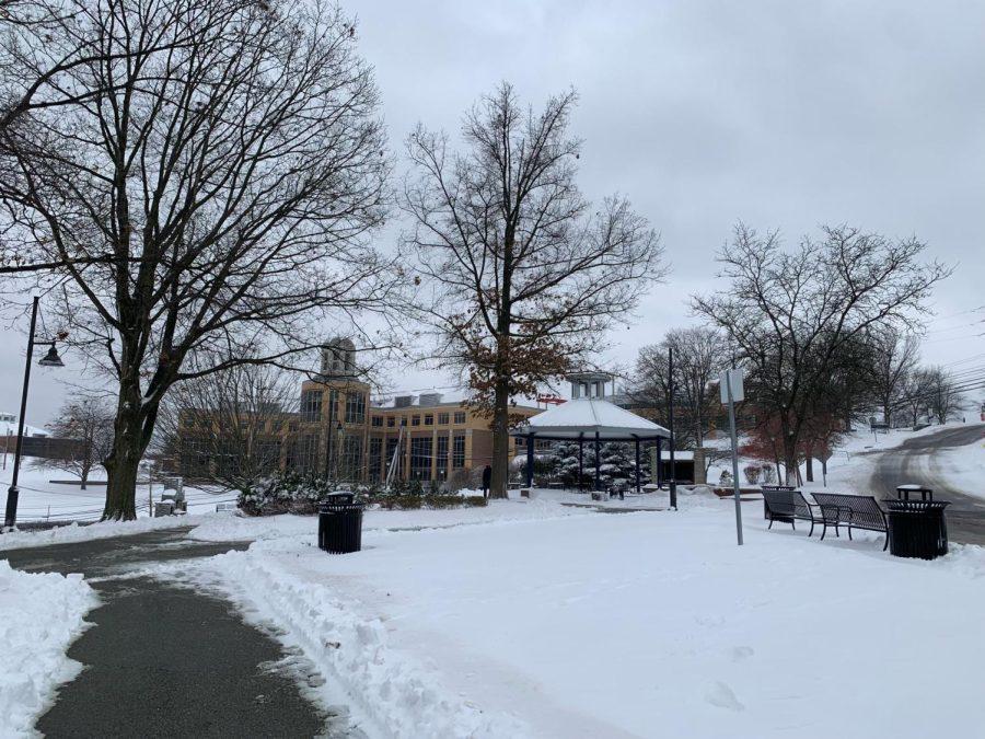 Winter Storm Izzy hits the campus of Robert Morris 