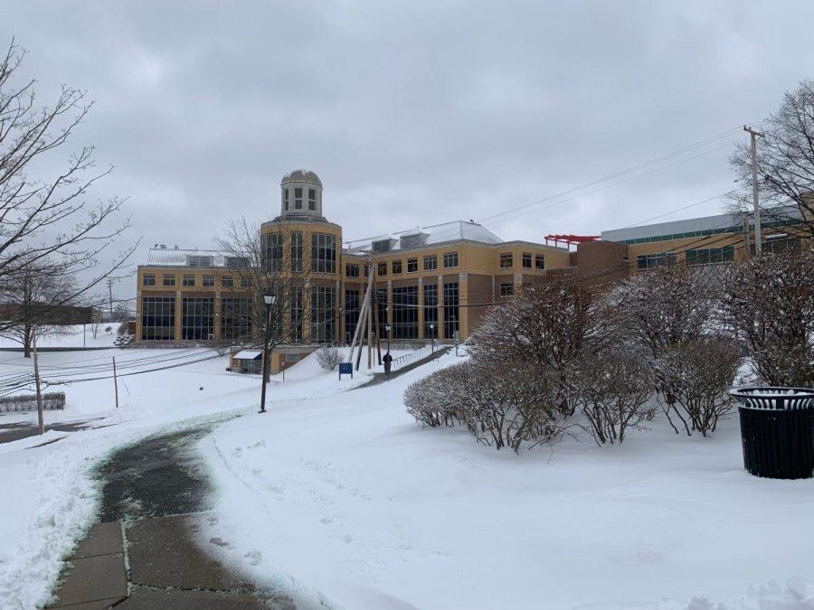 Winter Storm Izzy dumps almost a half a foot of snow at Robert Morris 