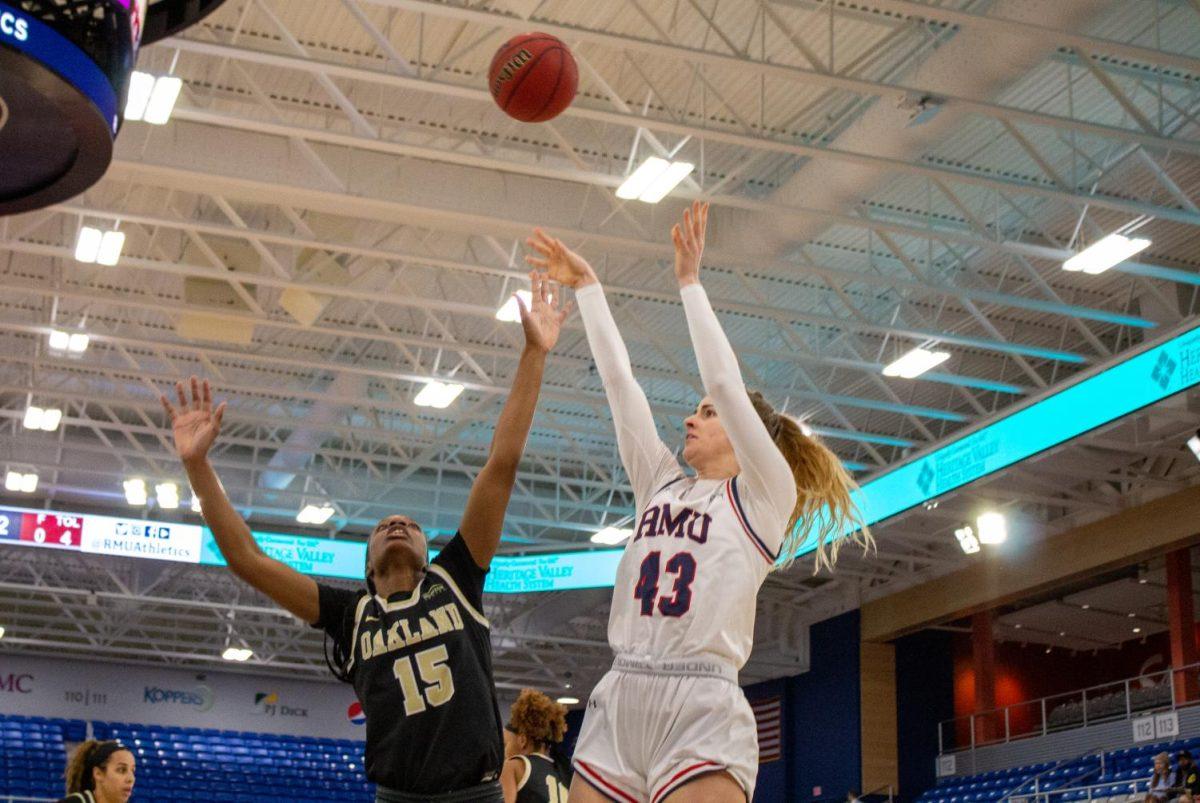 Ashya Klopfenstein attempts a shot against Oakland. Photo Credit: Bailey Noel