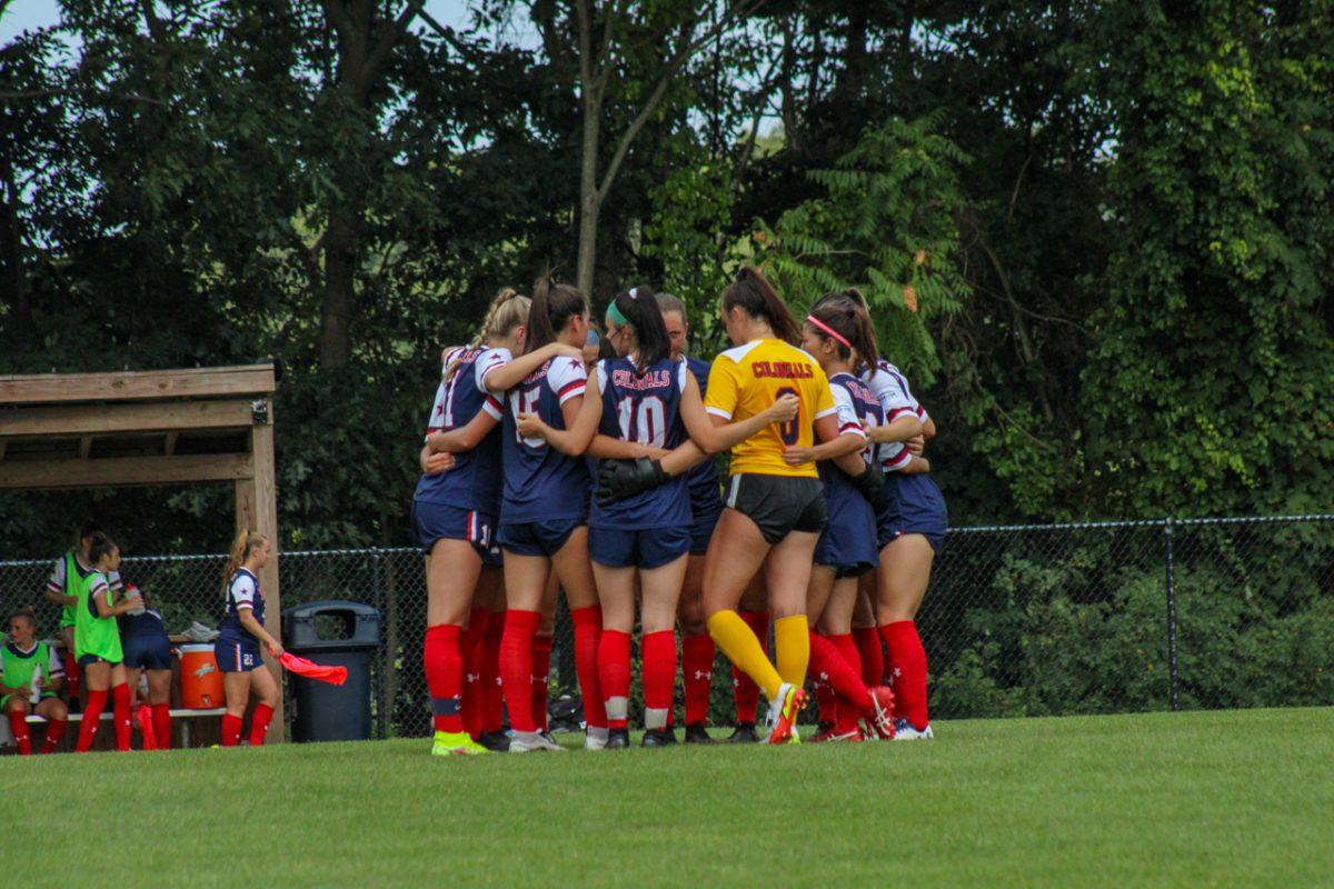 Womens soccer convenes before their game against Valparaiso. Photo credit: Samantha Dutch