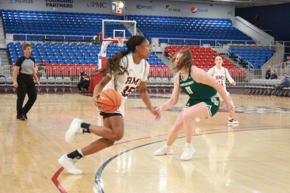 Simone Morris had 10 points in the 61-37 loss to Green Bay Photo credit: Hope Beatty