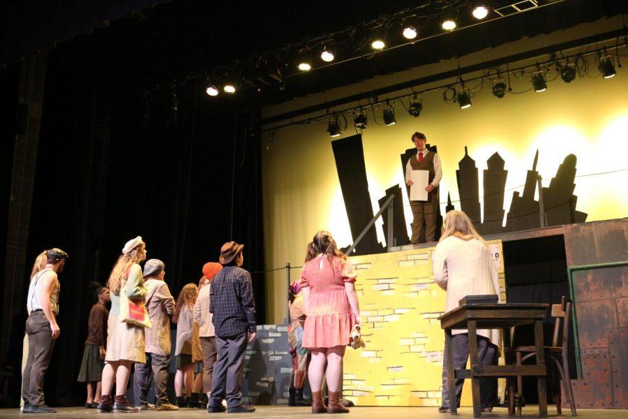 RMU+Theatre+performing+during+their+dress+rehearsal+of+Urinetown.