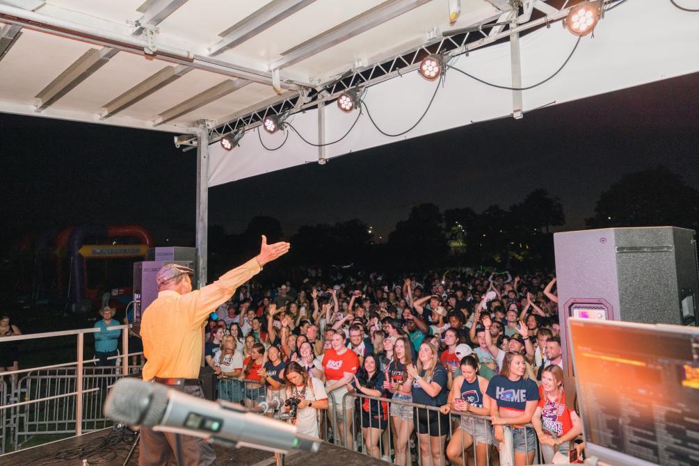 John Tucci signs YMCA at Bobbymania