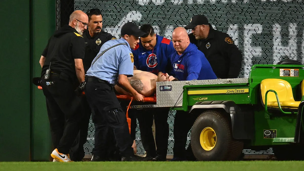 Pittsburgh Pirates Fan Falls From 20+ Foot Right-Field Wall.